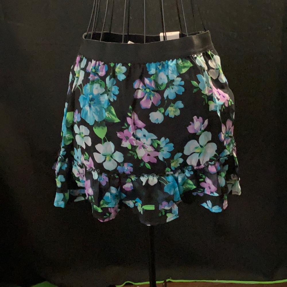 Floral mini skirt